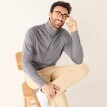 Tricou cu guler înalt și mâneci lungi