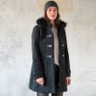 Jednofarebný kabát duffle-coat s kapucňou
