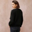 Sweter z dekoltem w łódkę z domieszką wełny