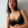 Podprsenka z krajky a mikrovlákna Love in Lace Triumph, s kosticemi