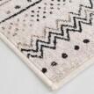 Covor cu motiv berber, efect uzat