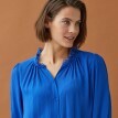 Jednobarevná košilová halenka s macramé