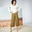 Sweter z okrągłym dekoltem i wzorem żakardowym