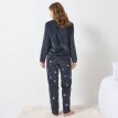 Pijamale din fleece cu tematică bej, cu mâneci lungi și mască de somn asortată