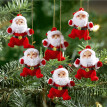6 Santa Clausů