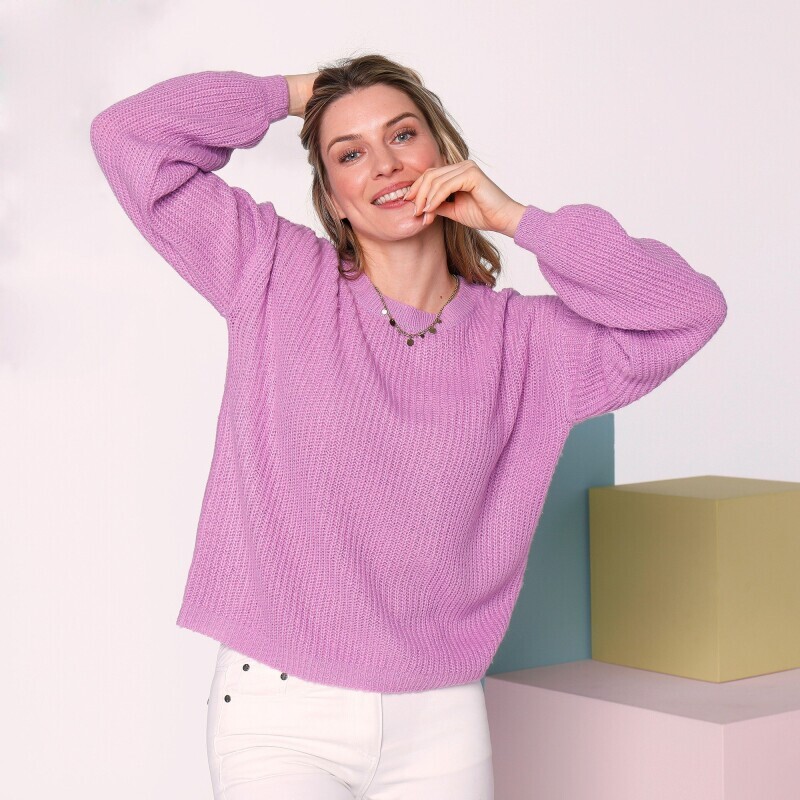 Egyenes pulóver egyszínű mintával