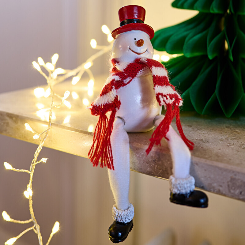 Sedící figurka "Sněhulák", červená/bílá