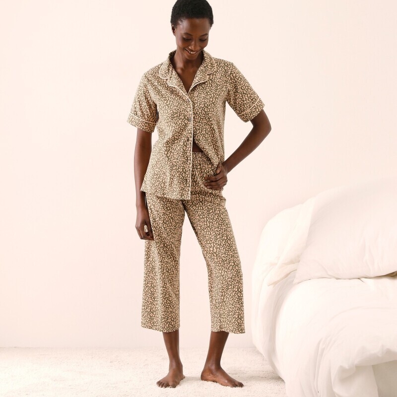 Pijama cu pantaloni 7/8 și imprimeu bicolor