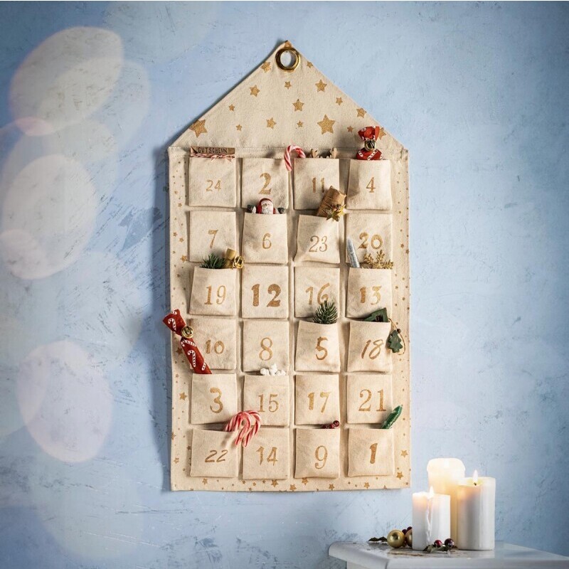 Calendar de advent Casă mică cu buzunare