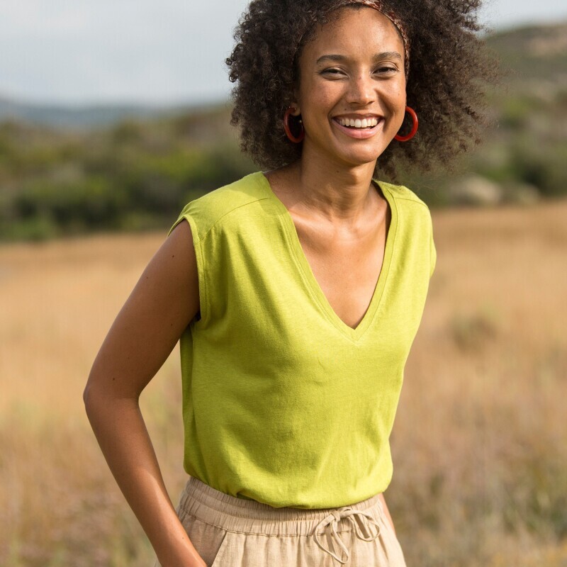 Tricou cu guler în V, culoare solidă, bumbac/linen