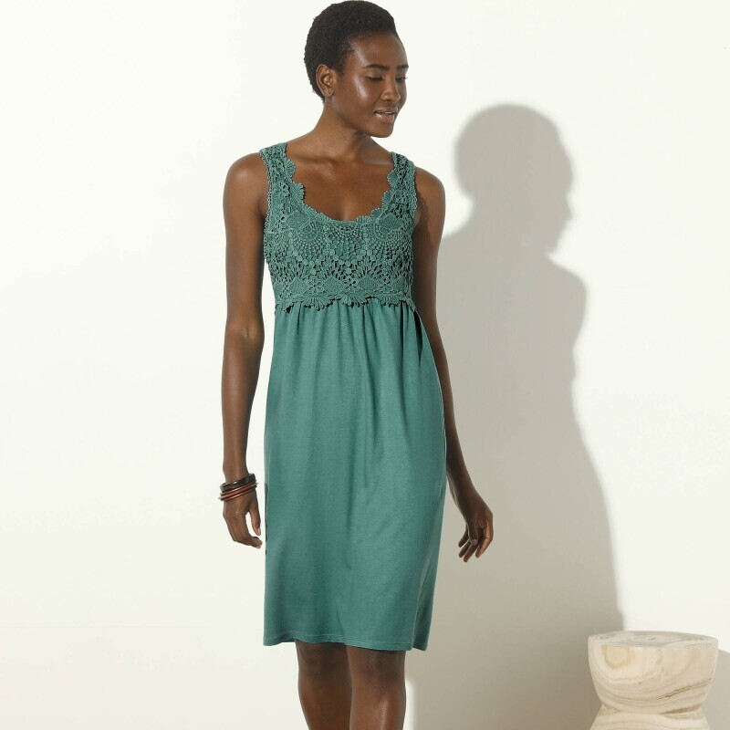 Rochie cu macramé
