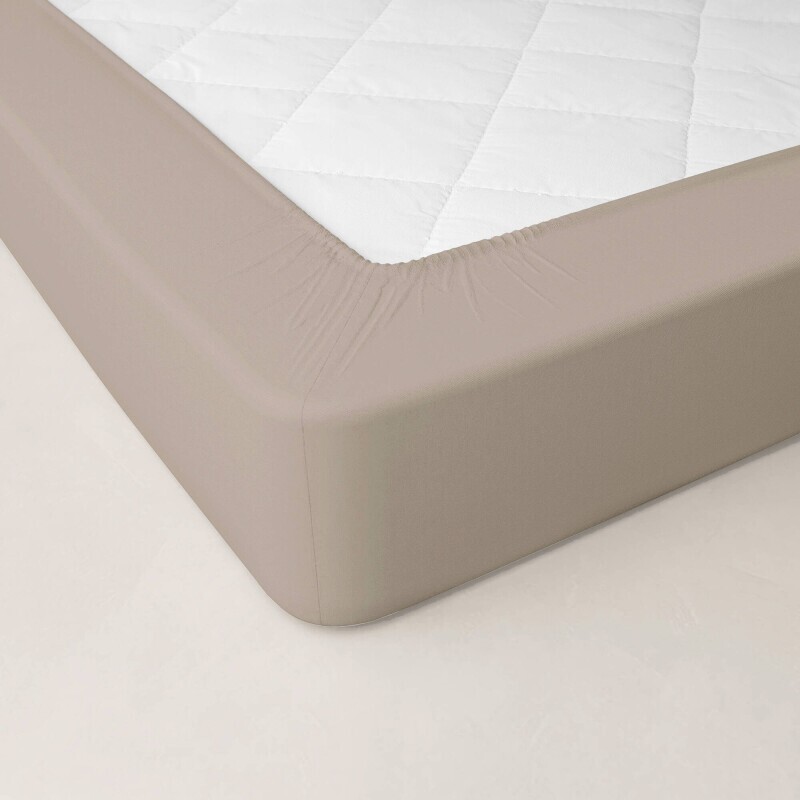 Jednobarevné perkálové napínací prostěradlo, hloubka rohů 40 cm