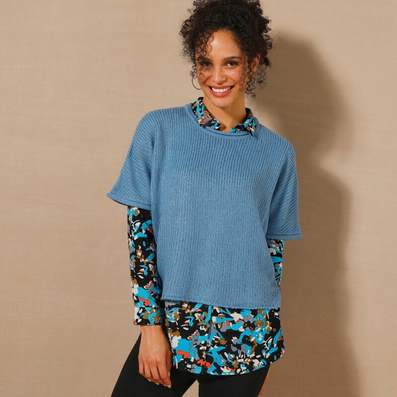 Pulovr s rukávy k loktům