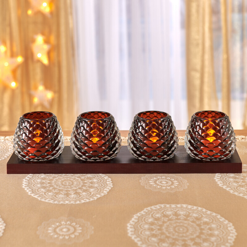 4 svícny na čajové svíčky na podnosu