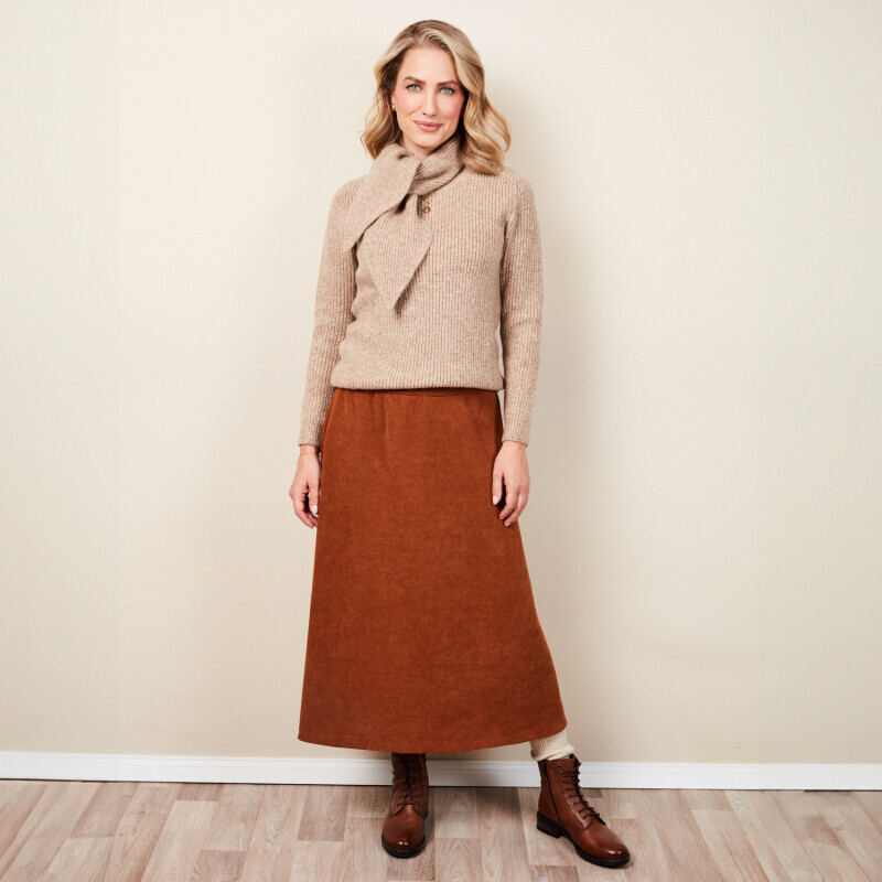 Kötött pulóver sálgallérral