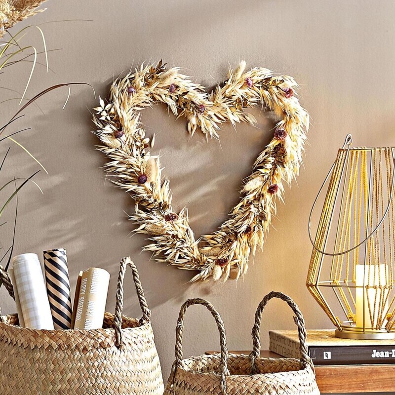 Falidekoráció szárított virágokból Szív