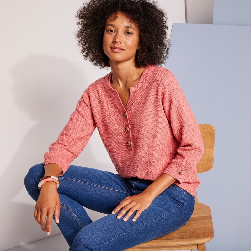 Pulover cu decolteu cu nasturi și mâneci 3/4