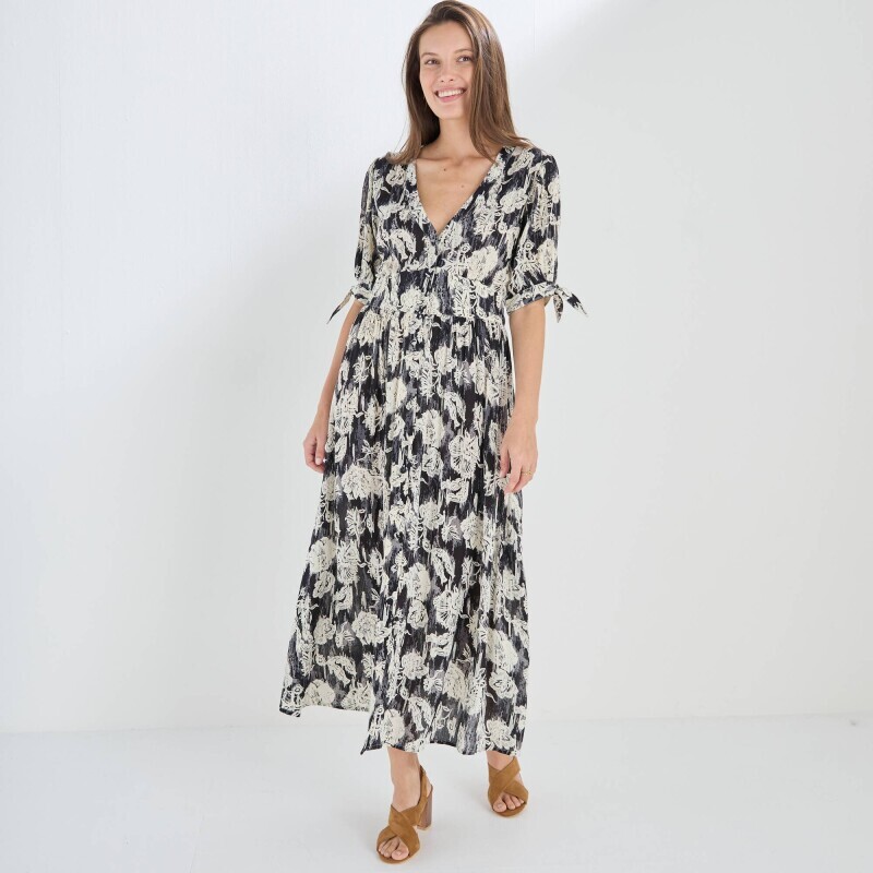 Dlhé rozšírené krepónové šaty na gombíky s potlačou