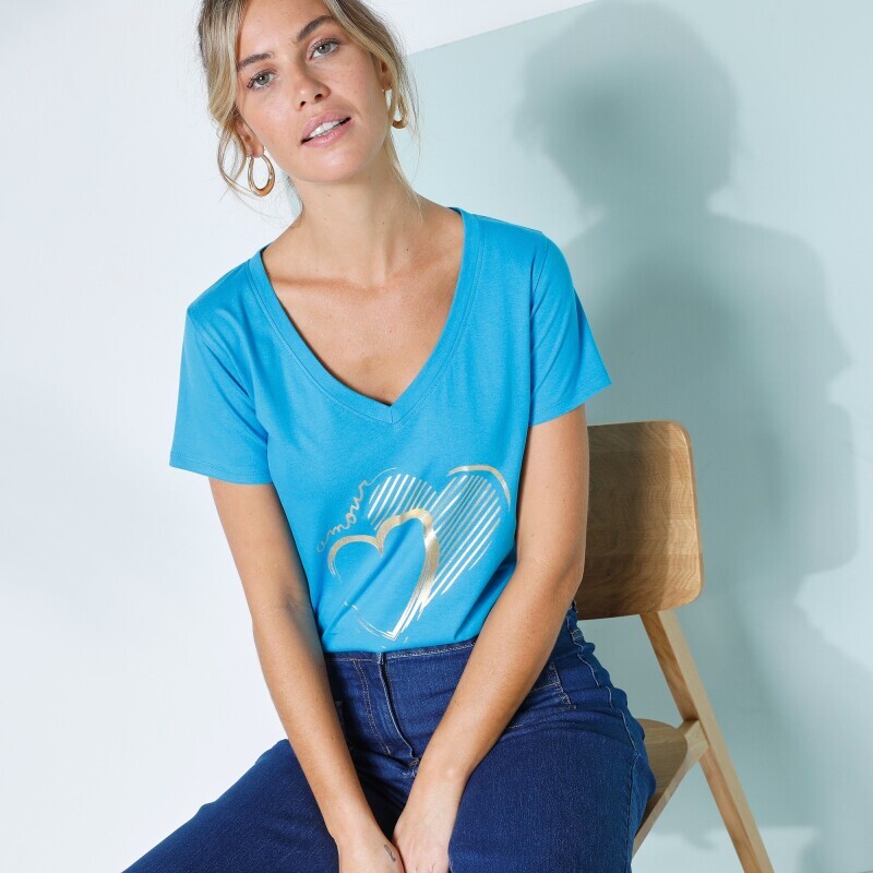Koszulka z krótkim rękawem i nadrukiem serca z przodu.