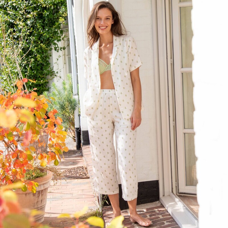 Mušelínové pyžamo
se 7/8 kalhotami a potiskem