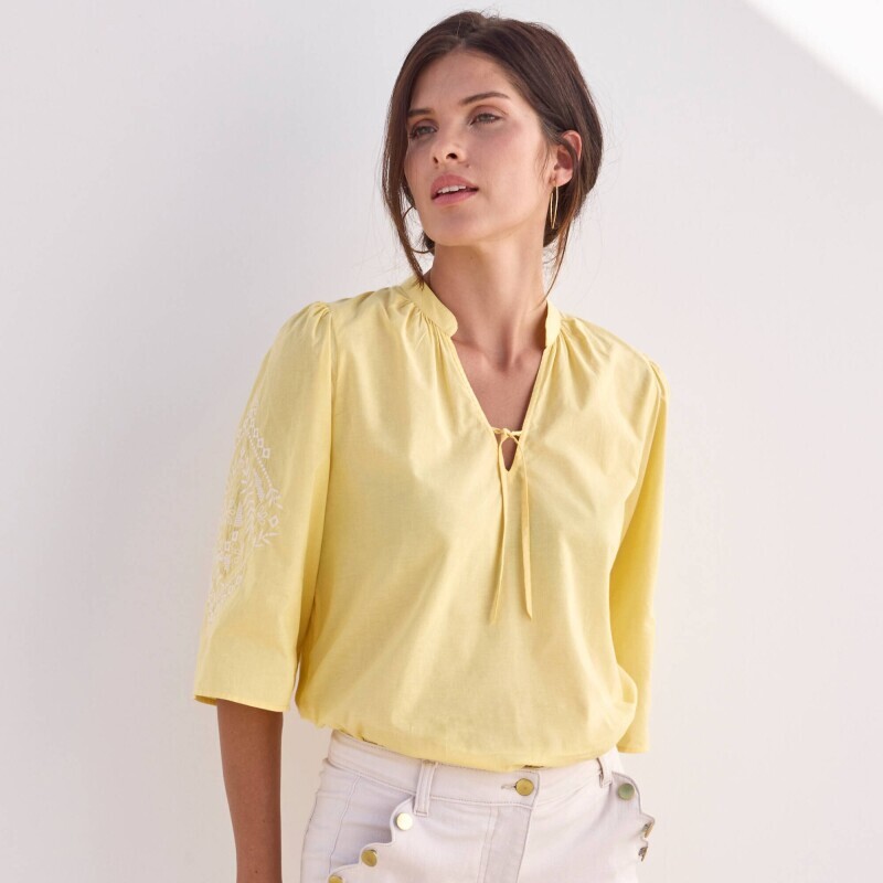 Blúzka s výšivkou a 3/4_x000D_
naberanými rukávmi