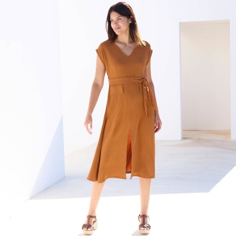 Krepové midi šaty s opaskom a rozparkom