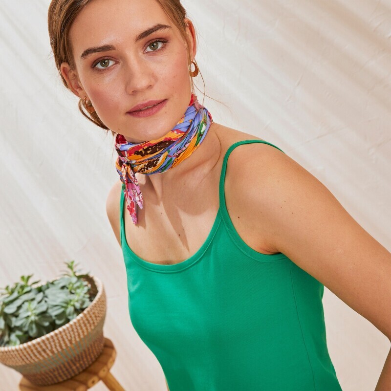 Top na wąskich ramiączkach, wykonany z bawełny organicznej