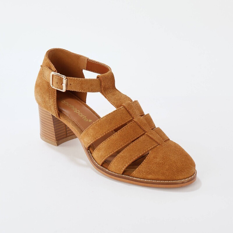 Skórzane sandały na obcasie