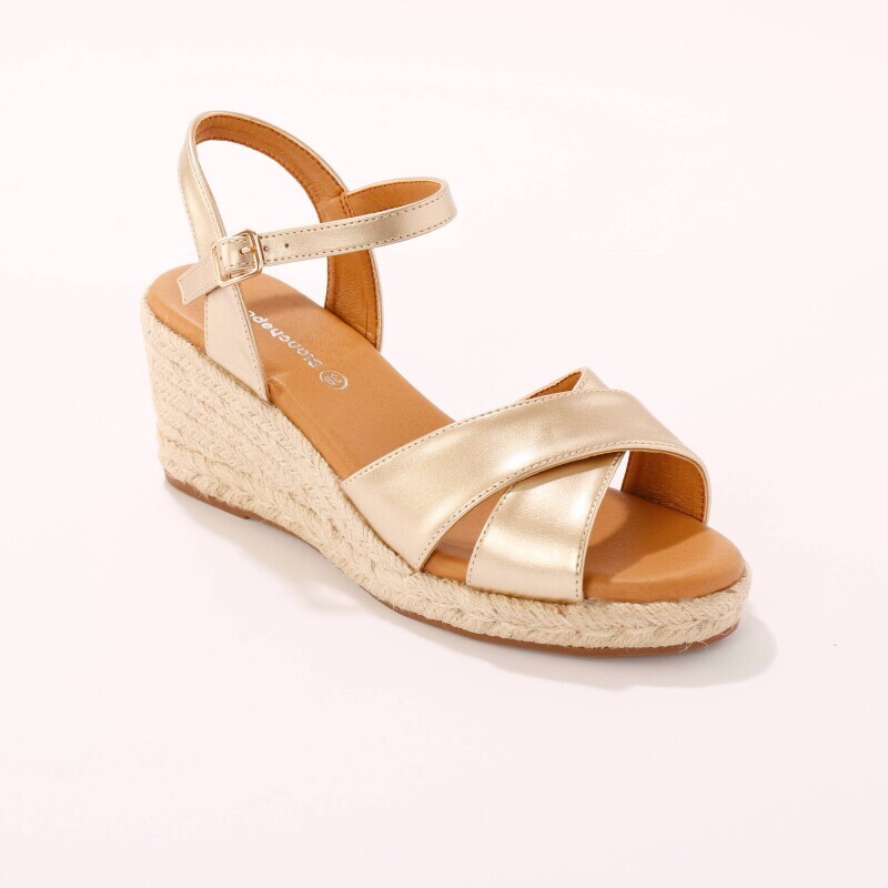 Sandály s překřížením a klínovým podpatkem