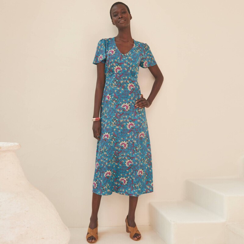 Dlhé šaty s výstrihom do V a potlačou