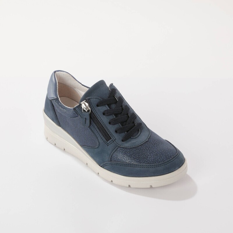 Skórzane trampki z elastycznymi wstawkami