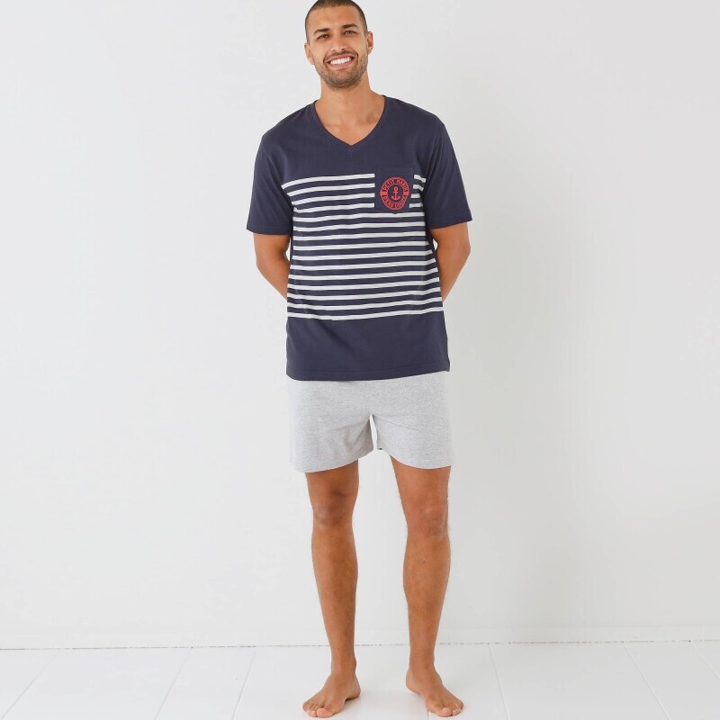 Pyžamo se šortkami a potiskem pruhů