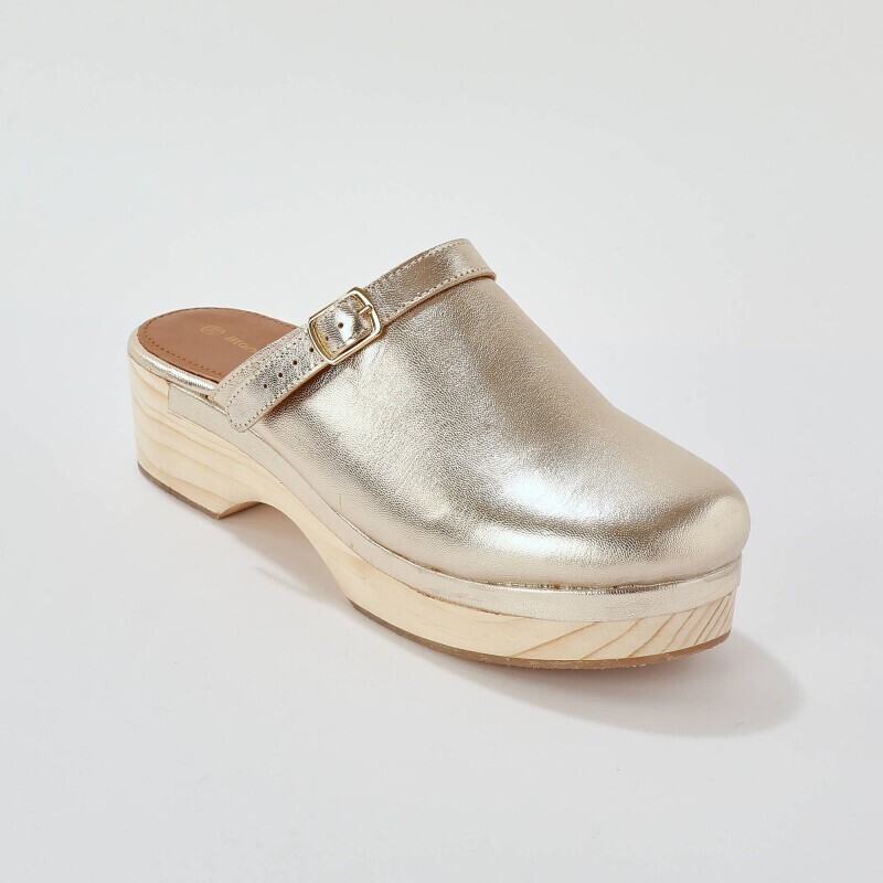 Kožené dřeváky na platformě