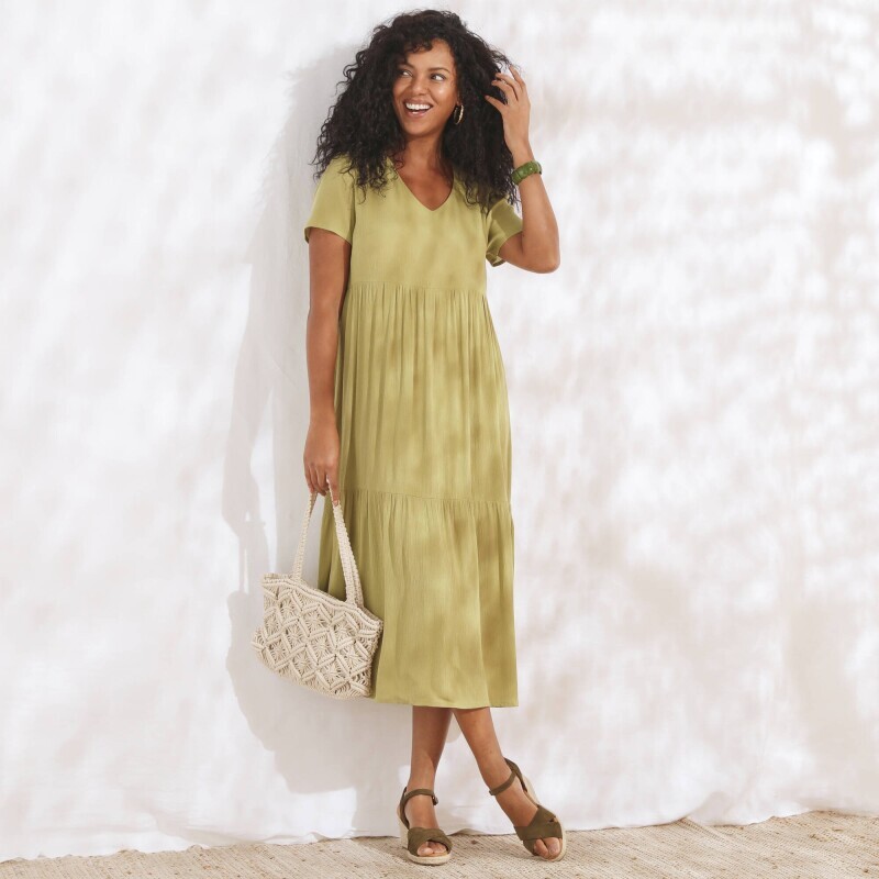 Crepon monochromatyczna sukienka midi z dekoltem w szpic