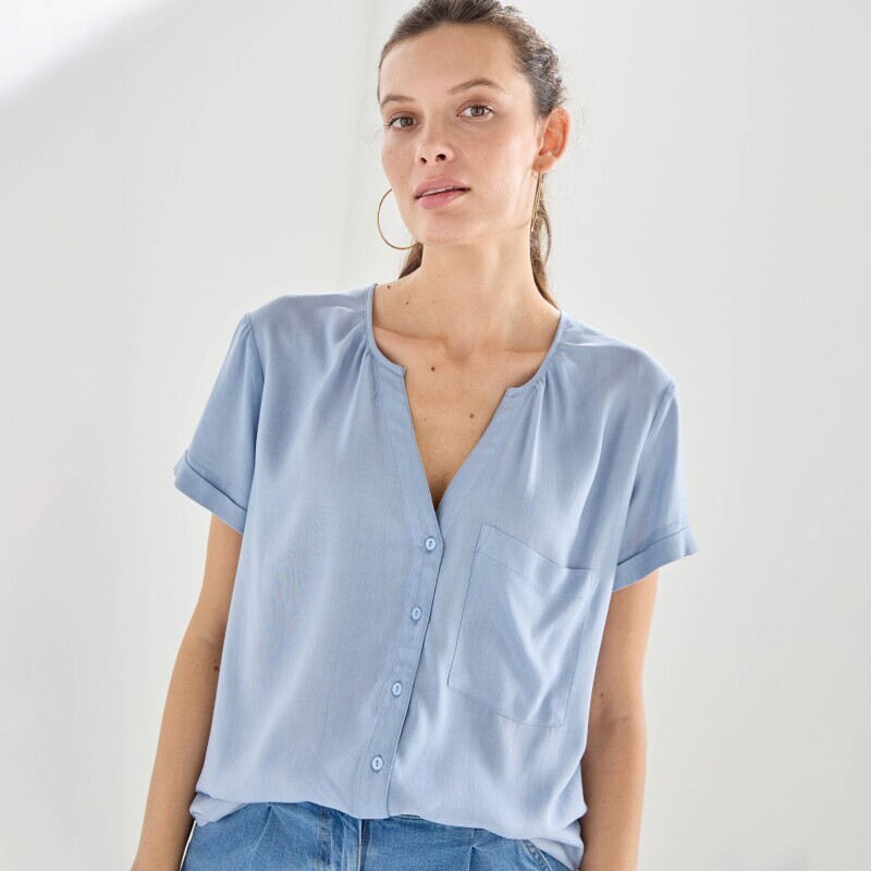 Jednobarevná halenka s krátkými rukávy na knoflíčky