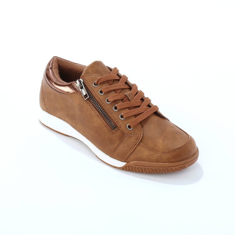 Niskie trampki ze sznurowadłami