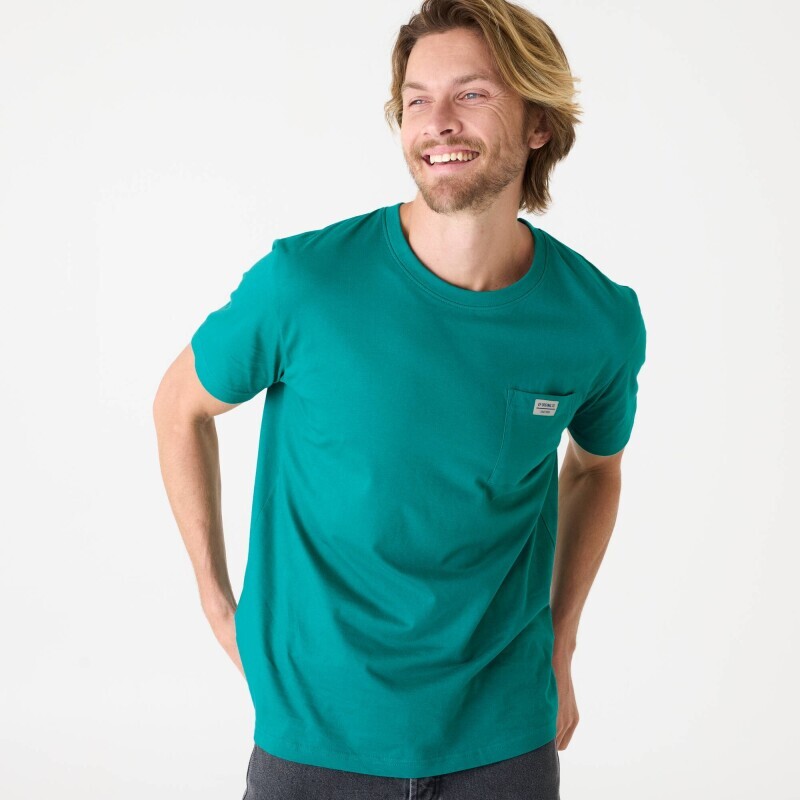 Jednobarevné tričko s kapsou a krátkými rukávy