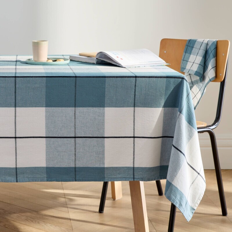 Kockovaný obrus z bavlny a ľanu s farbenými vláknami