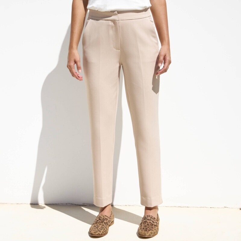 Jednofarebné cigaretové nohavice po členky