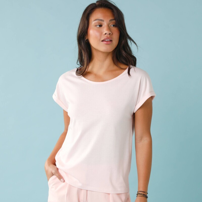 Jednofarebné tričko s krátkymi rukávmi, pre nižšiu postavu