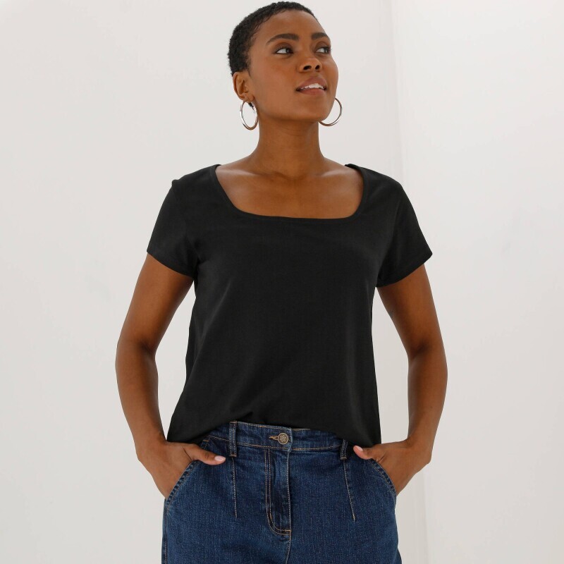 Tričko se čvercovým výstřihem