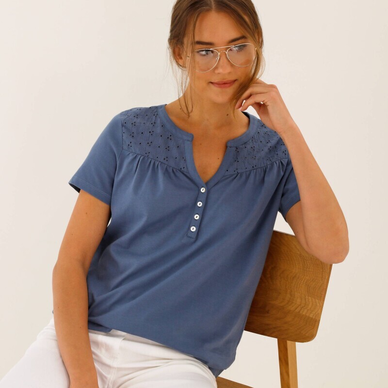 Tričko s výstřihem na knoflíčky, krátkými rukávy a madeirou