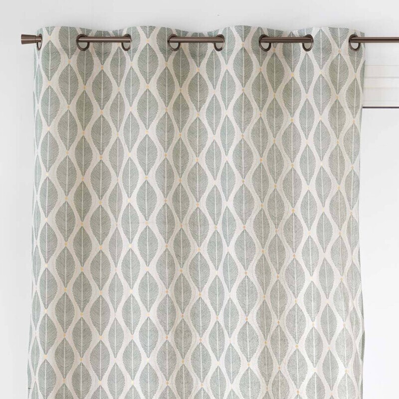 Záves s očkami, potlačou listov a metalickými detailmi