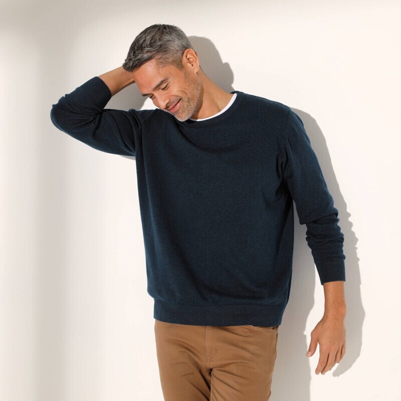 Sweter z okrągłym dekoltem i długimi rękawami