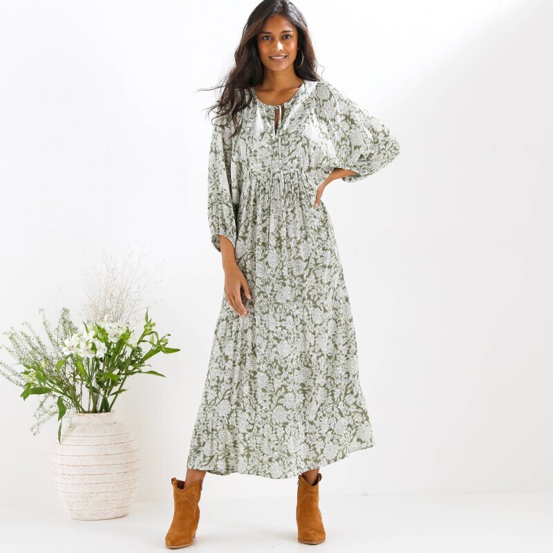 Dlhé krepónové rozšírené šaty s potlačou