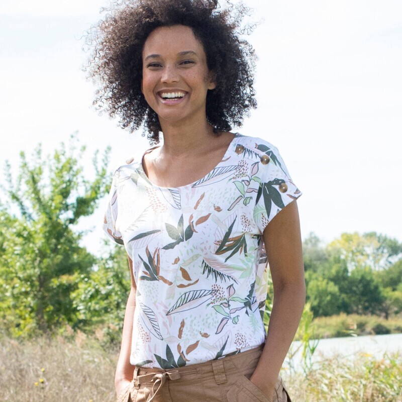 Tričko s potiskem a knoflíky na ramenou