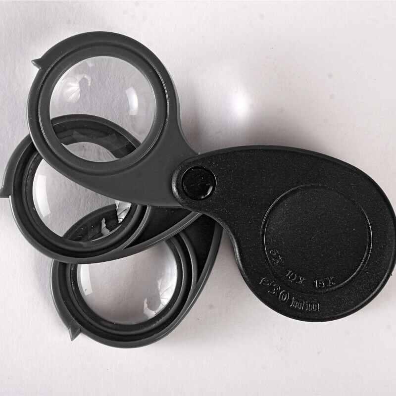 Lupă pliabilă 3 în 1