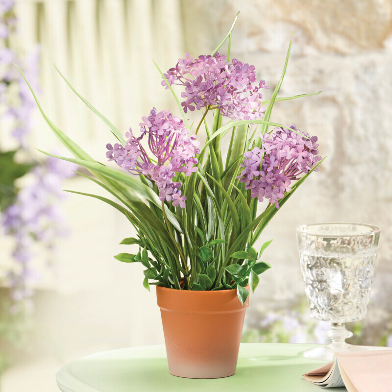 Umělá rostlina v květináči