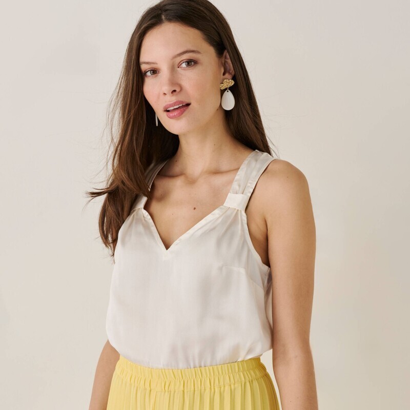 Top satynowy z marszczonymi ramiączkami