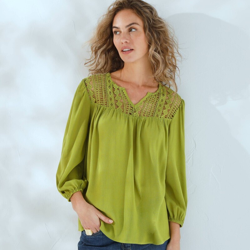 Kreponová halenka se 7/8 rukávy a macramé